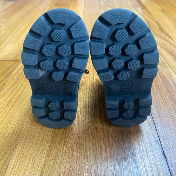 H&M Disney Combat Boots Size 4-5 - Picture 5 of 6